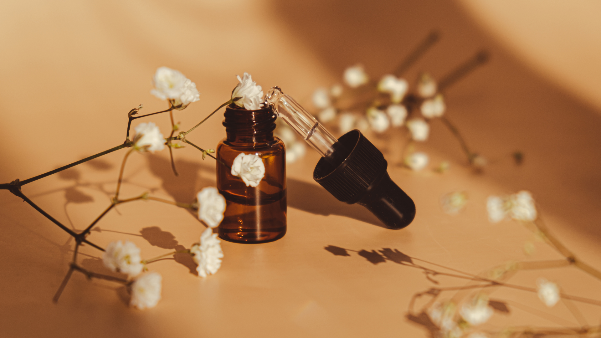 Organic Essential Oils: What the Label Means, What It Doesn’t, and How to Read It